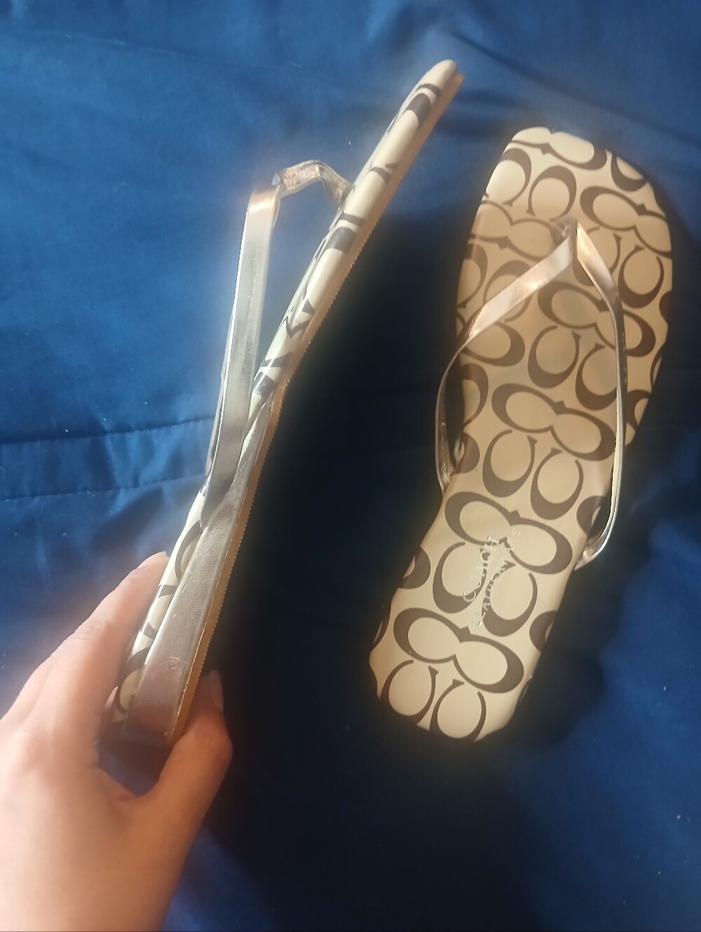 Coach Monogram T Strap Flip Flops Size 10 (41) - Picture 3 of 16